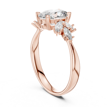 Ovaler Diamantring mit floralen Seitensteinen | 18 Karat Gold