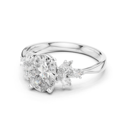 Ovaler Diamantring mit floralen Seitensteinen | 18 Karat Gold